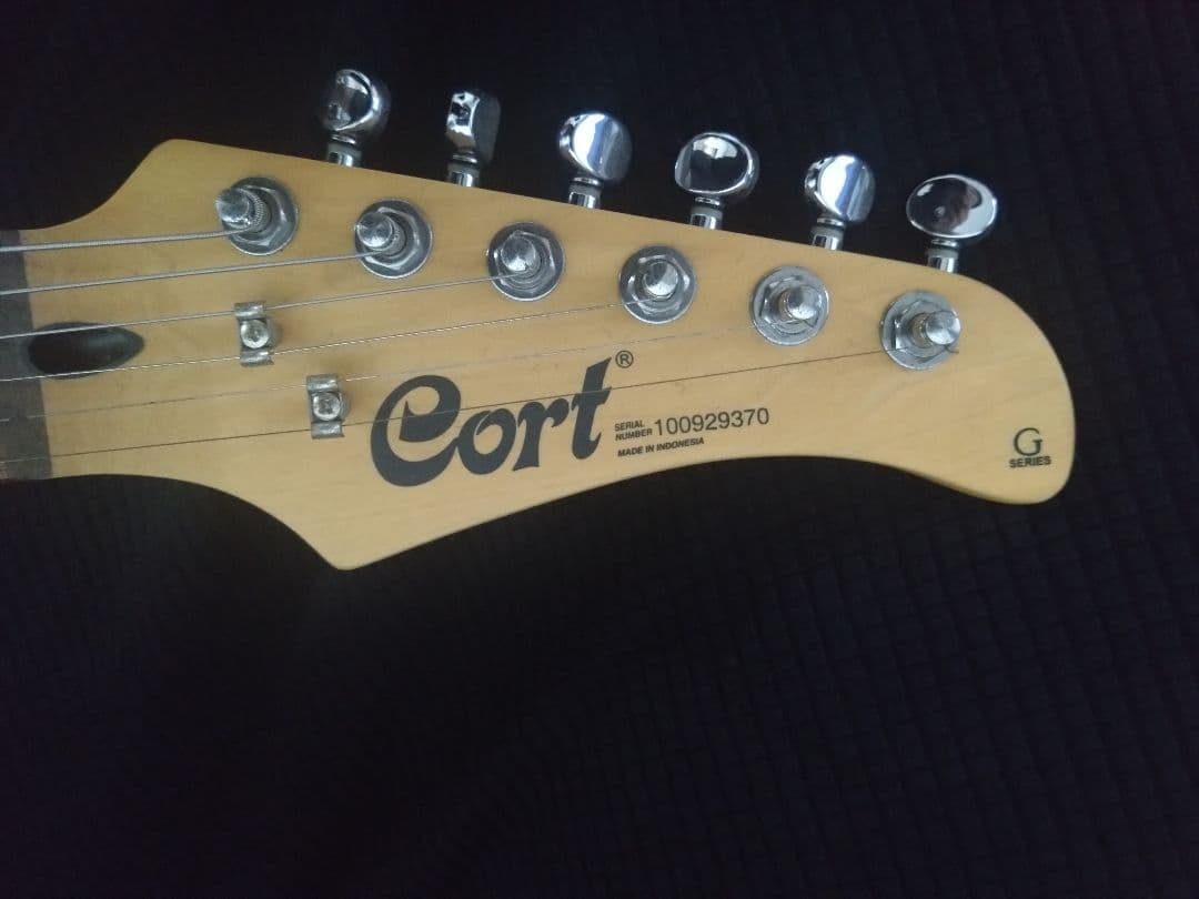 Cort エレキギター レッドグラデーション