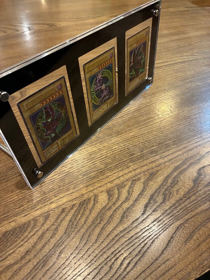 遊戯王 ブラック マジシャン 3種 初期含む ディスプレイ付き