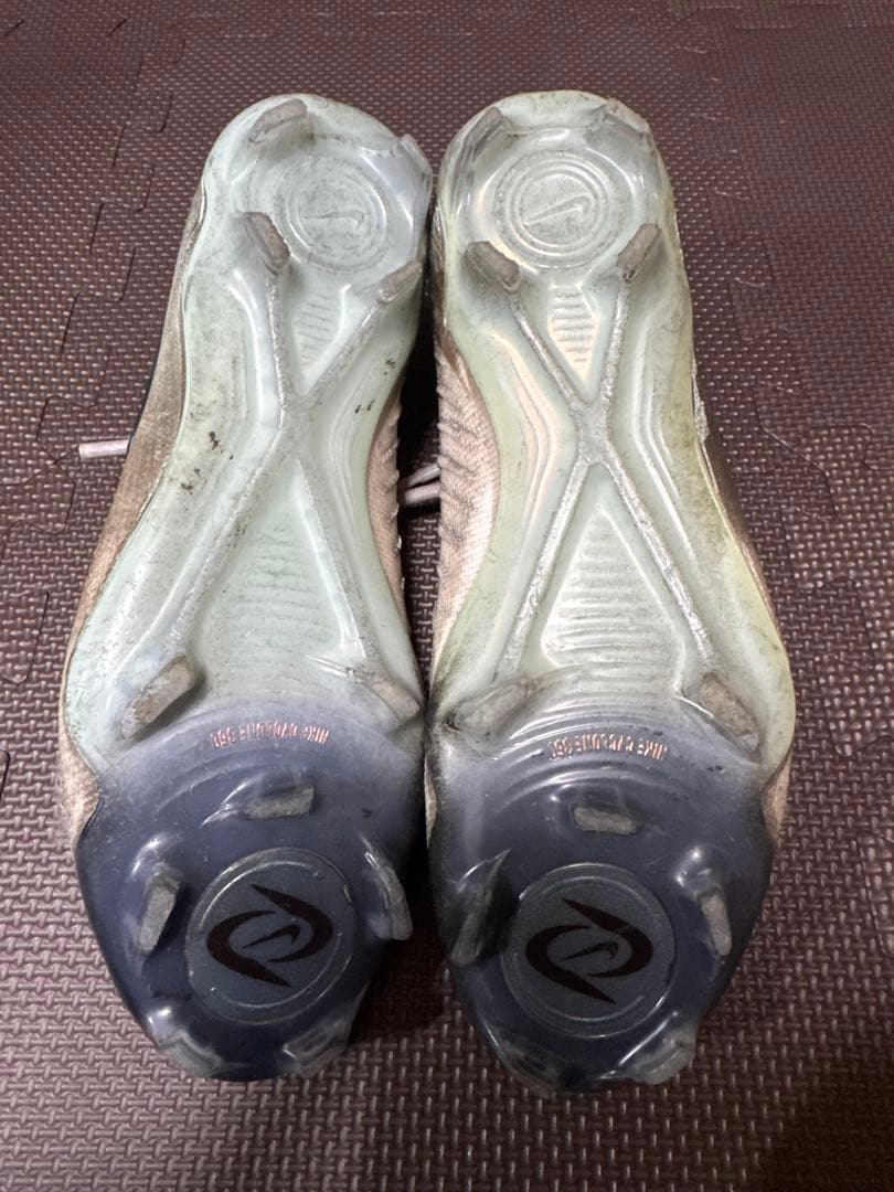 Nike サッカーシューズ ハイカット ホワイト・グレー