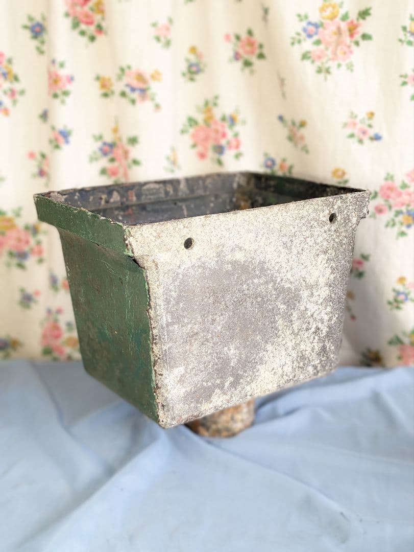 イギリス アンティーク アルミ製 壁掛けプランター 植木鉢 ドレインホッパー