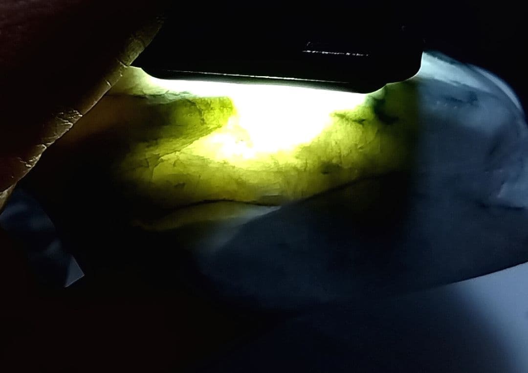 ★翡翠原石★糸魚川硬玉【横川・転石磨き470ｇ】