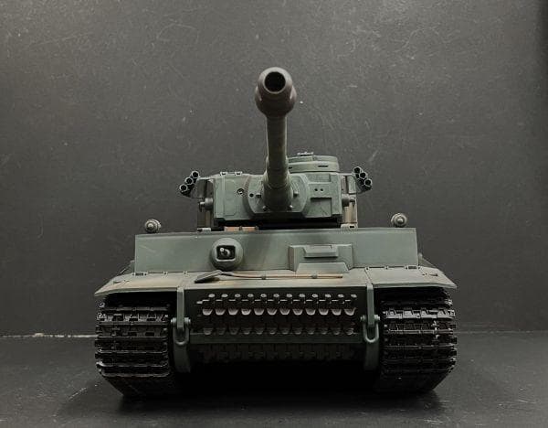 技術基準適合証明済 ヘンロン 1/16 迷彩色 タイガーI型【メーカー特注色】