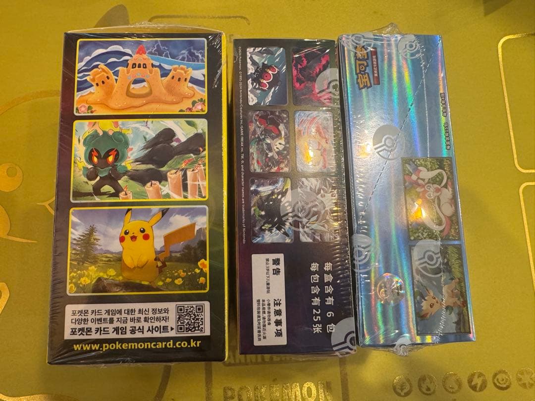 ポケモンカード　海外版　イーブイBOX 未開封　３種