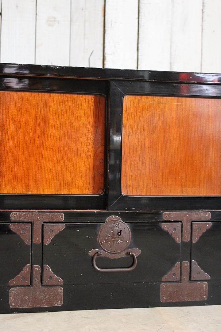 丸金具付き小抽斗3杯×欅戸の戸棚　庄内箪笥　タンス　収納　古家具　古民家時代家具