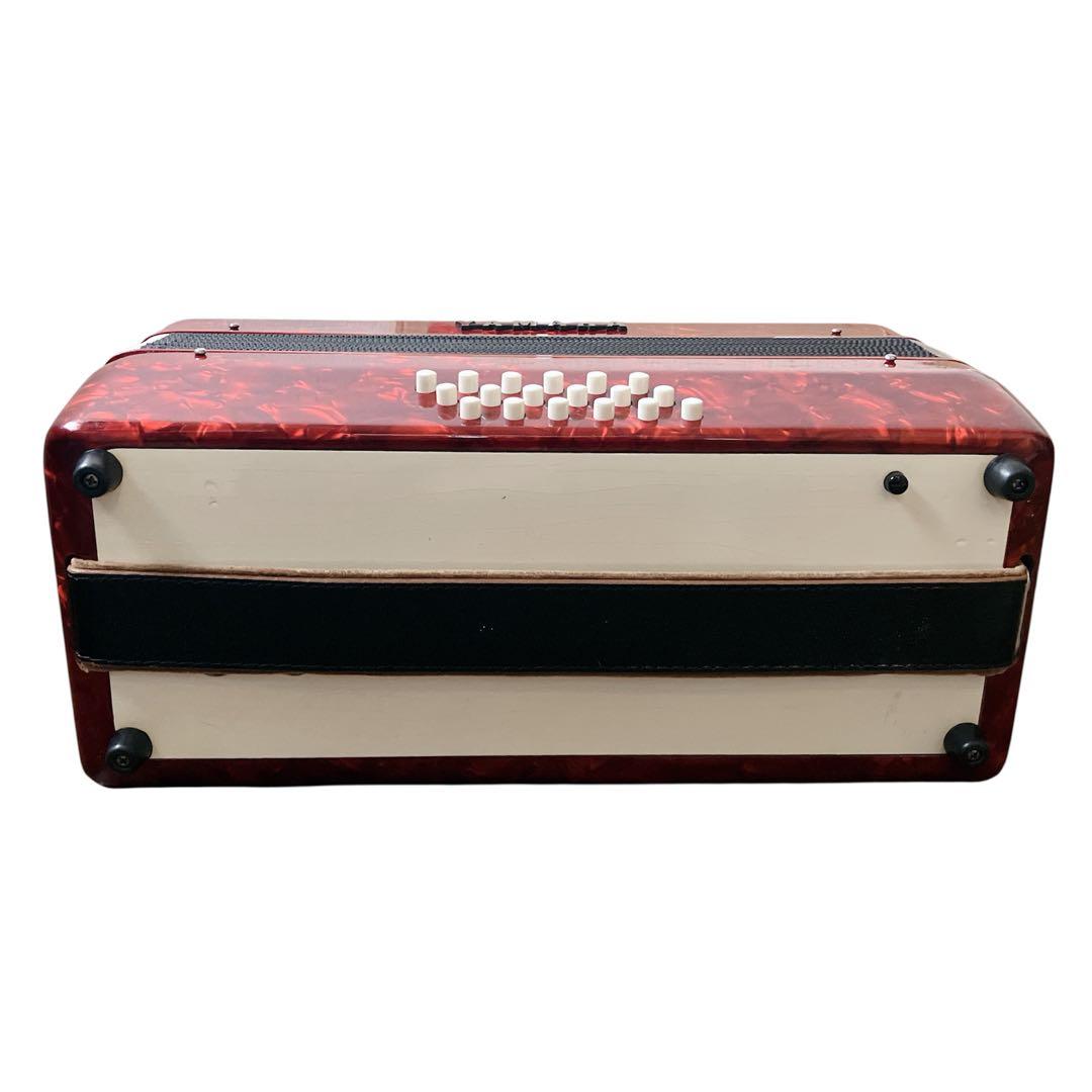 YAMAHA 赤 アコーディオン 30鍵盤　8905