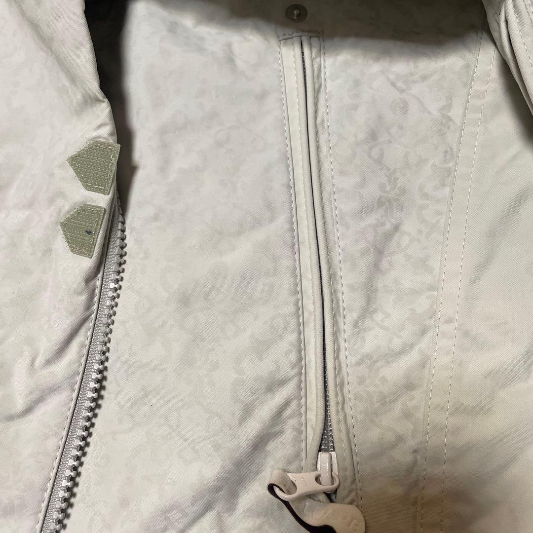 ellesseスノーボードウェア女性用 Lライトグレー　エレッセスキーウェア上下