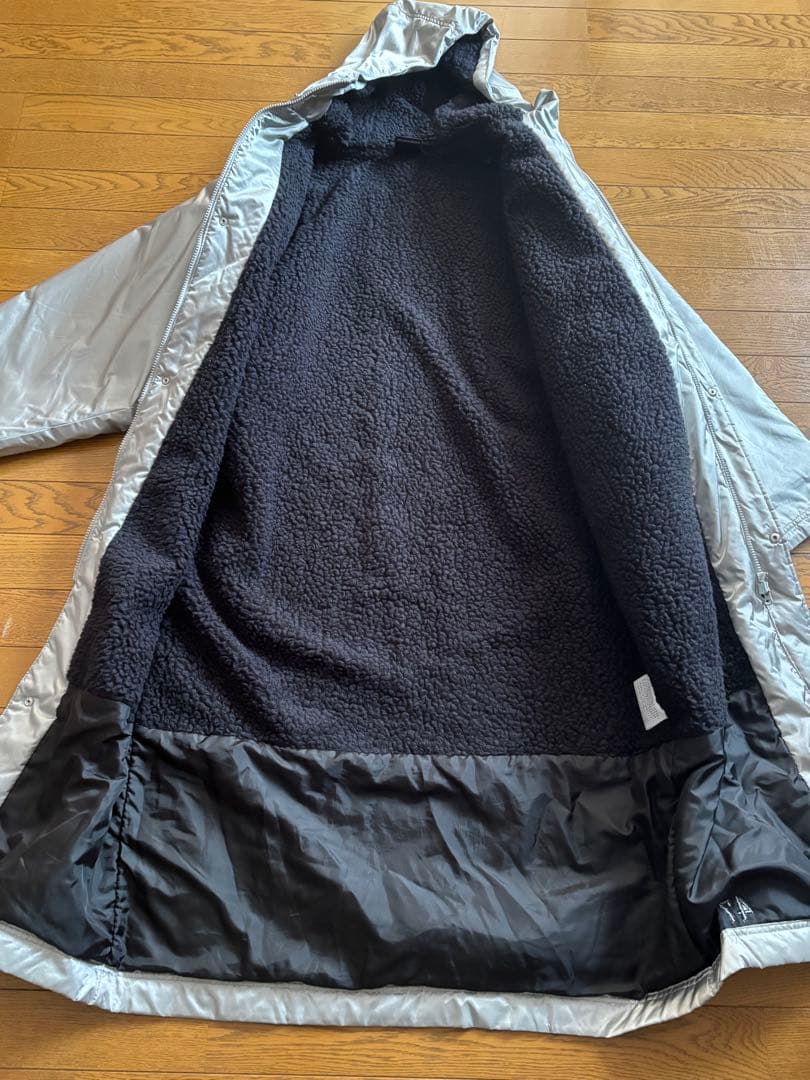 北海高校サッカー部　UMBRO 薄グレー　シルバー ベンチコート O-XO