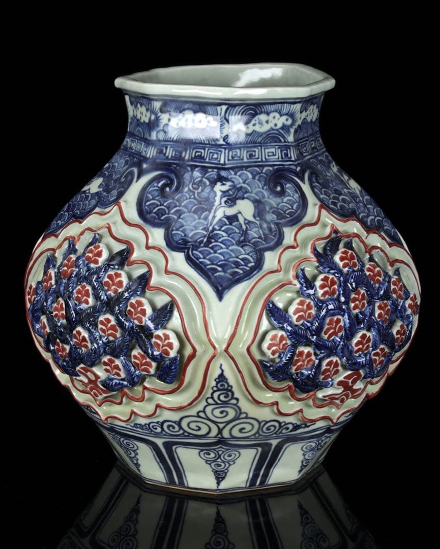 中国古玩 青花釉裏紅透彫花弁麒麟紋壺 唐物 飾壺 花瓶 時代物 古美術 骨董品