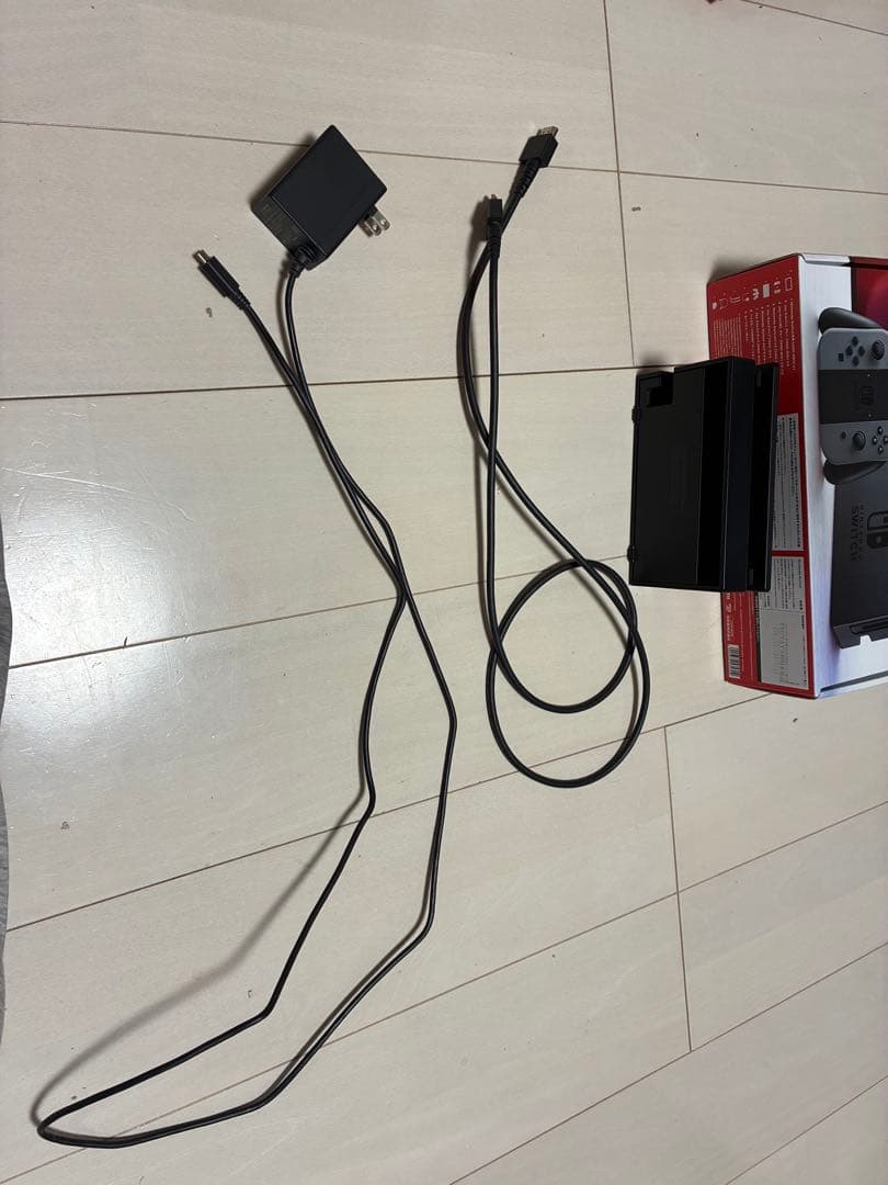 Nintendo SWITCH 本体　Joy-Con合計4台