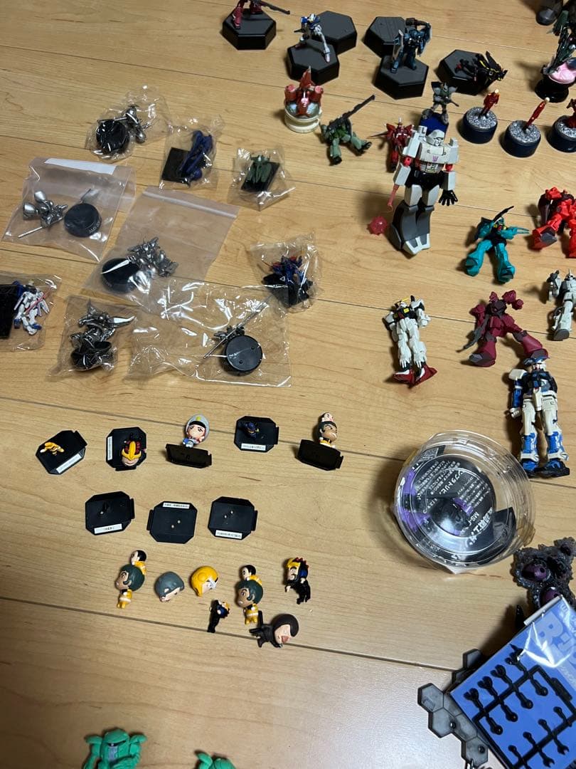 コンバージ　ガンダムのフィギュア