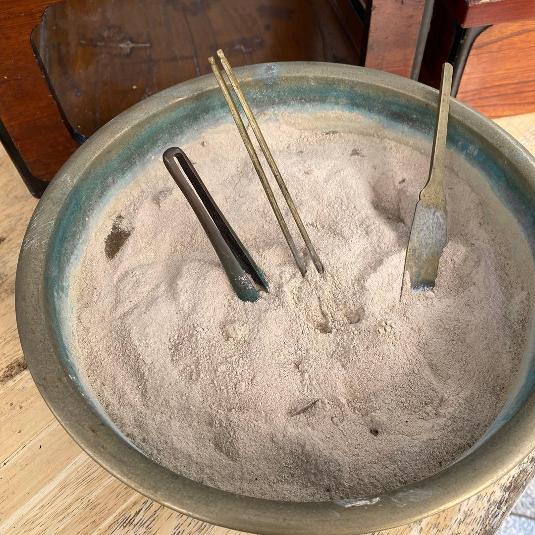 木製 四角火鉢　茶道具　古民家　灰　火箸　灰ならし　火つまみ付き