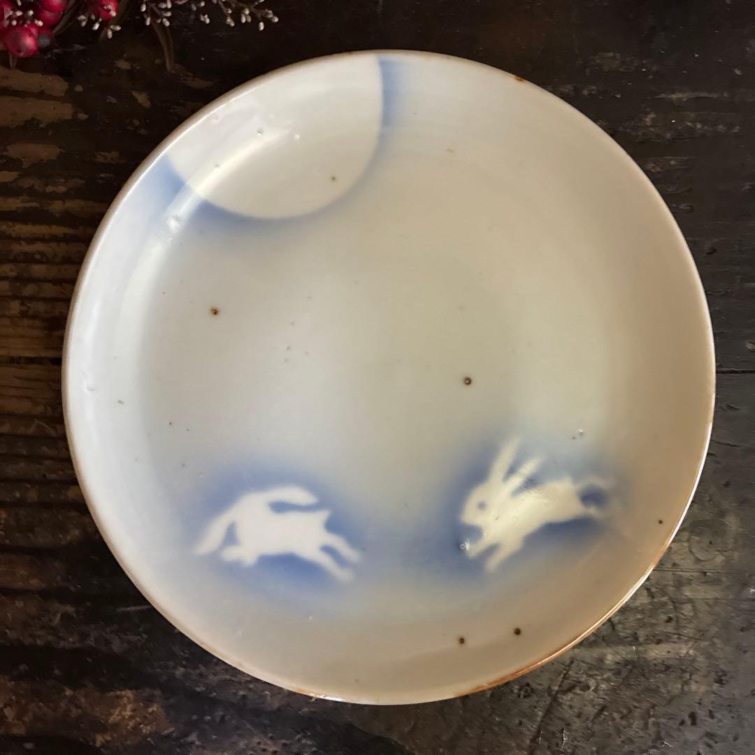 骨董　希少　印判手　吹き墨　月兎　跳ね兎　著書掲載酷似品　中皿２客　バラ売り不可