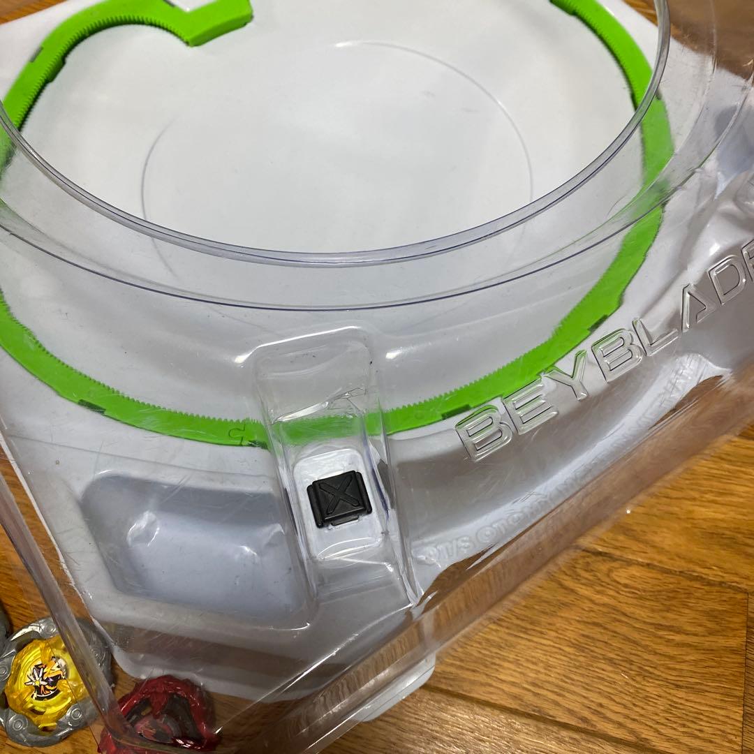 ベイブレード セット ベイスタジアム付き　すぐに対戦して遊べます！年始に値下開始