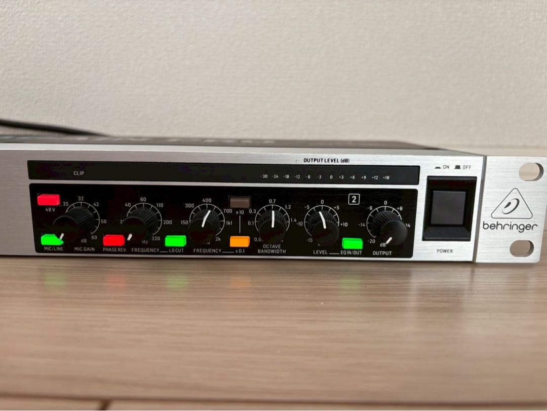 【美品】ベリンガー ULTRAGAIN PRO MIC2200 マイクプリアンプ