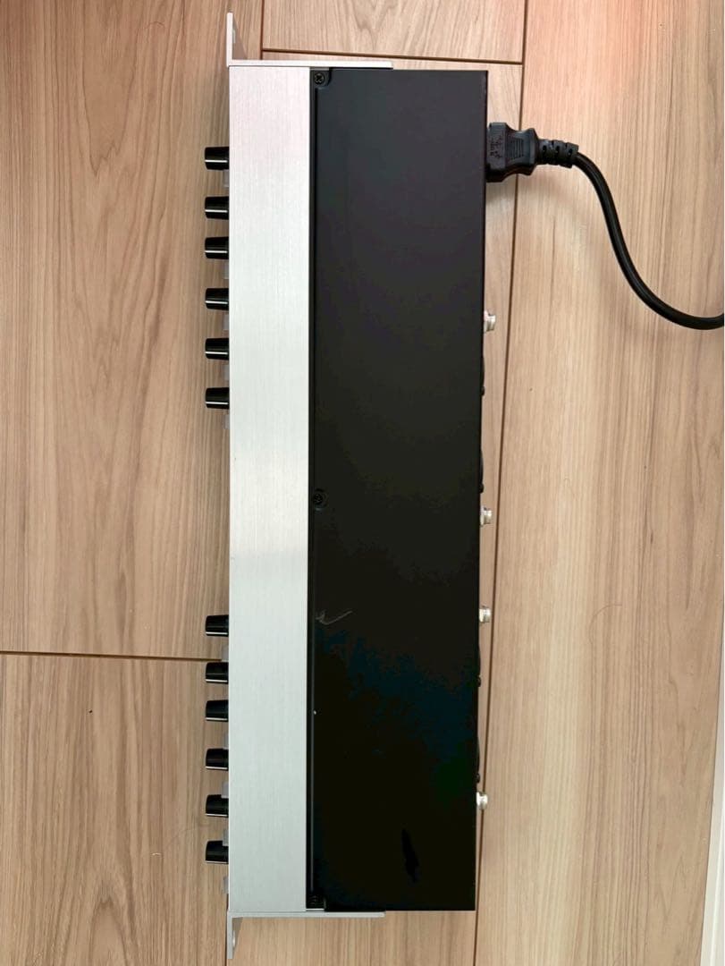 【美品】ベリンガー ULTRAGAIN PRO MIC2200 マイクプリアンプ