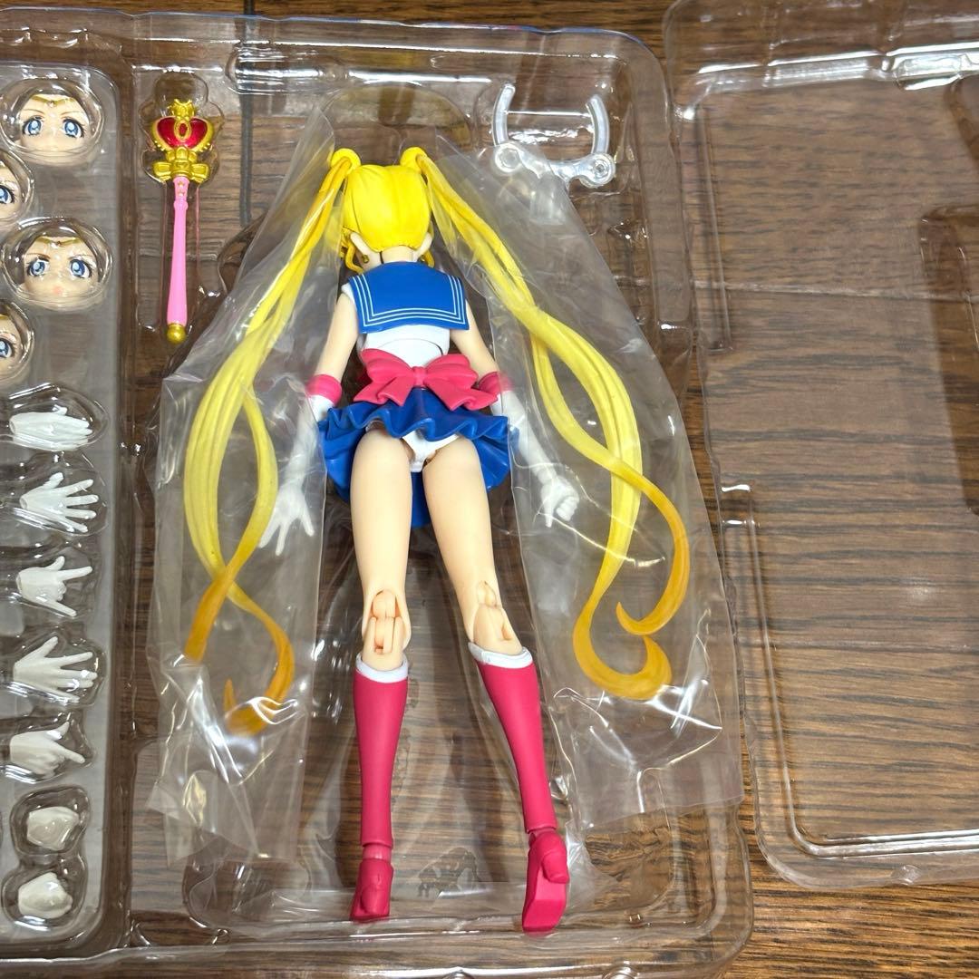 S.H.フィギュアーツ セーラームーン クリスタル フィギュア