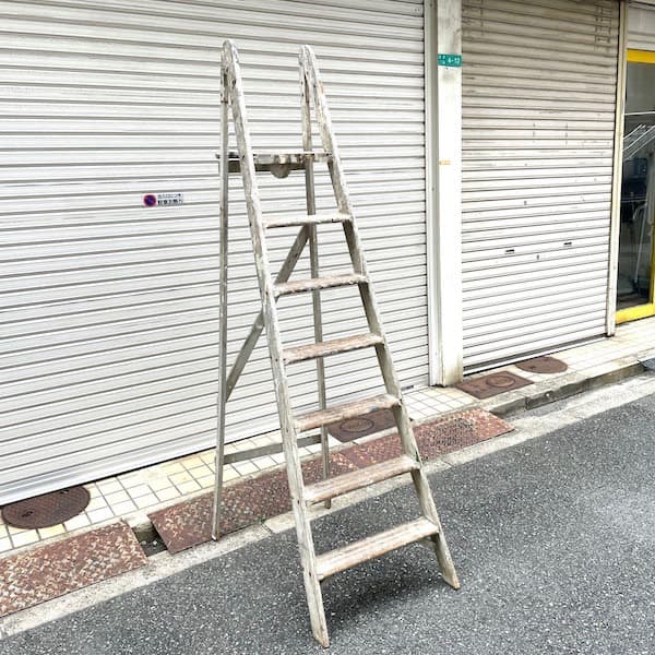 シャビィな梯子　ハシゴ　ラック　インテリア　什器　ビンテージ　脚立　おしゃれ