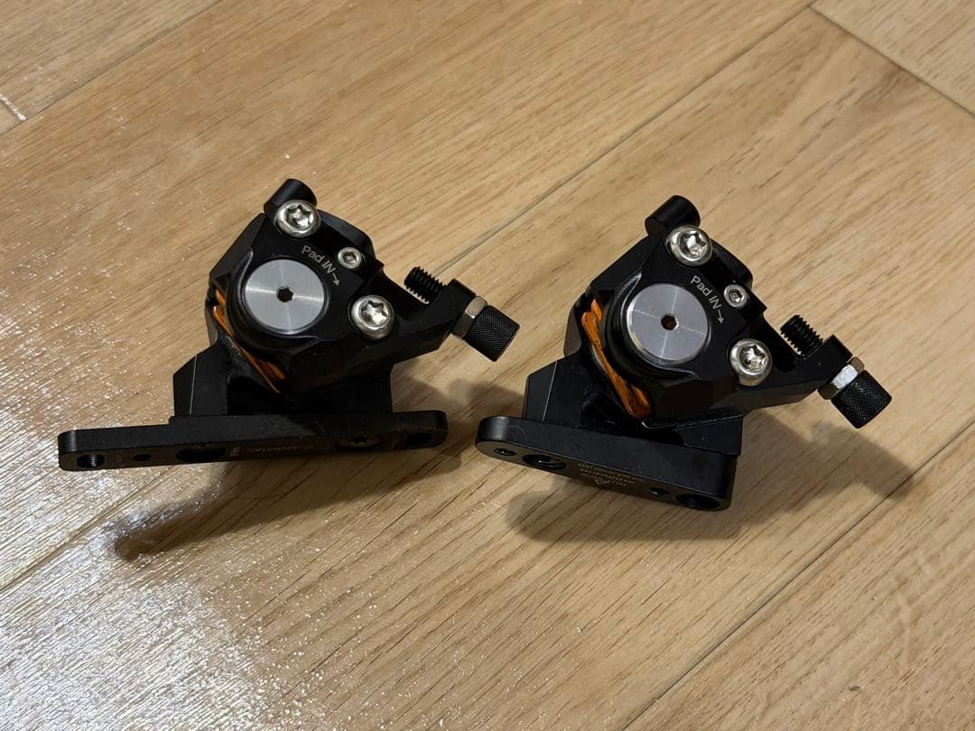 EQUAL ディスクブレーキキャリパー