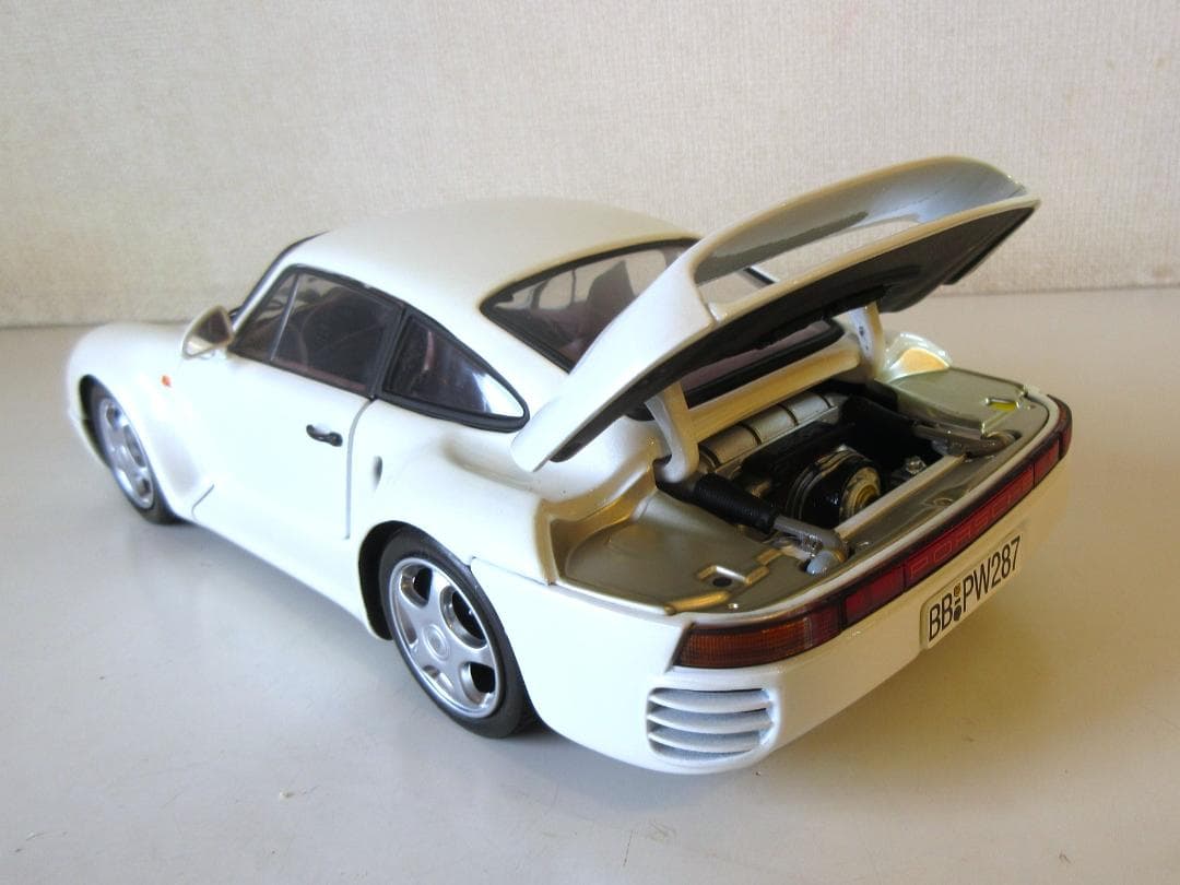 特価 exoto (1/18) ポルシェ 959