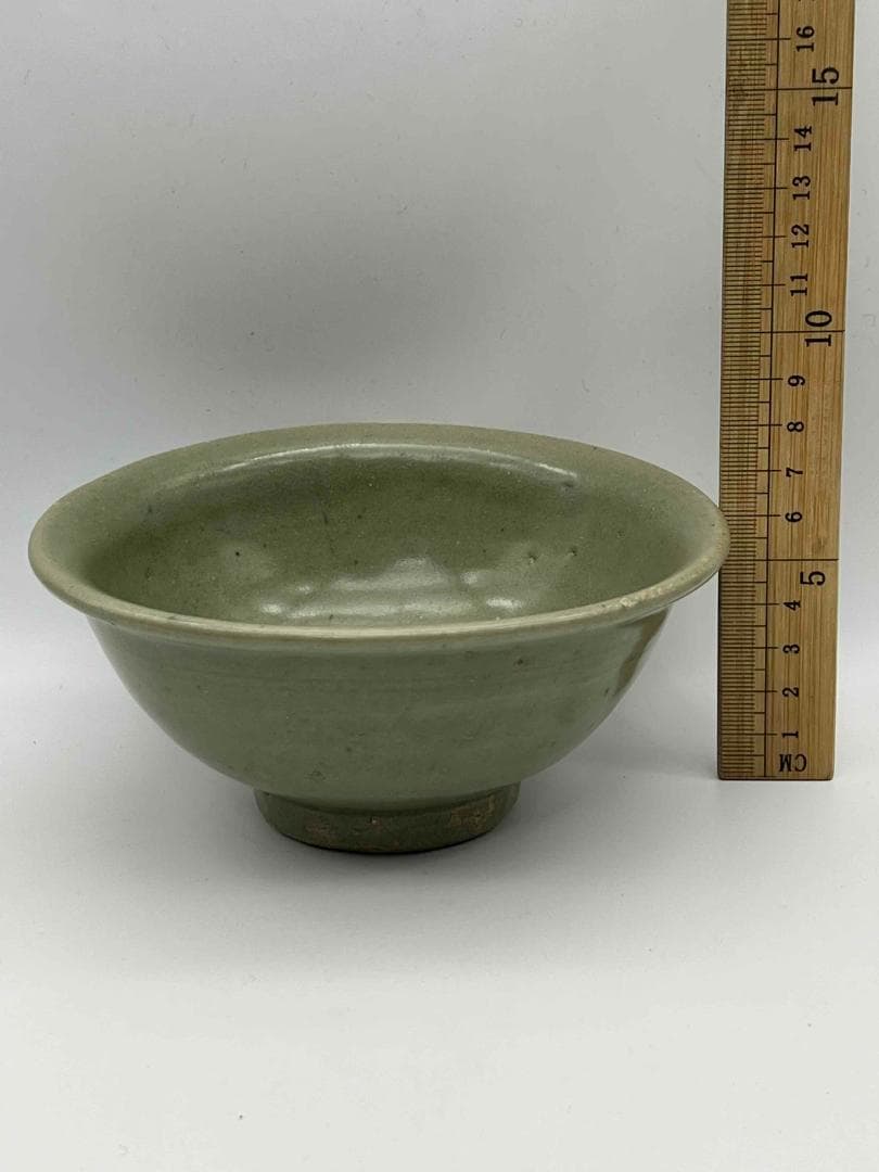 元時代　青磁　龍泉窯碗　青磁茶碗　唐物　古賞物　時代物　旧家蔵出し(D-57)