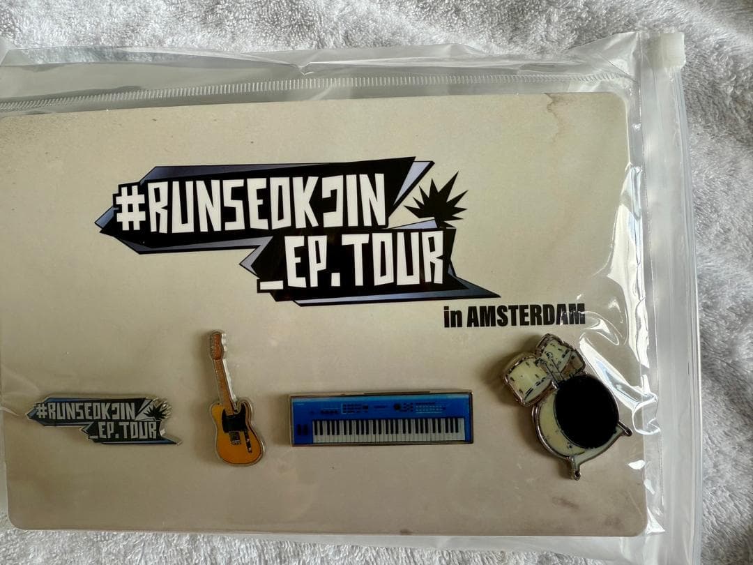 8/10 RunSeokjin Amsterdam VIPポーチ&ピンバッジ新品