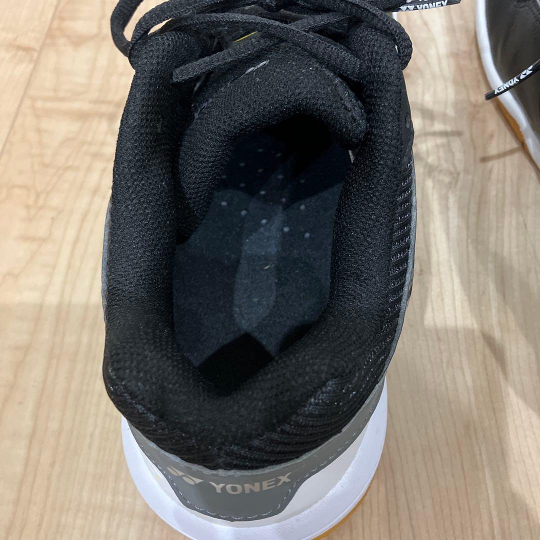 【美品】 YONEX パワークッション65Z バドミントンシューズ ブラック