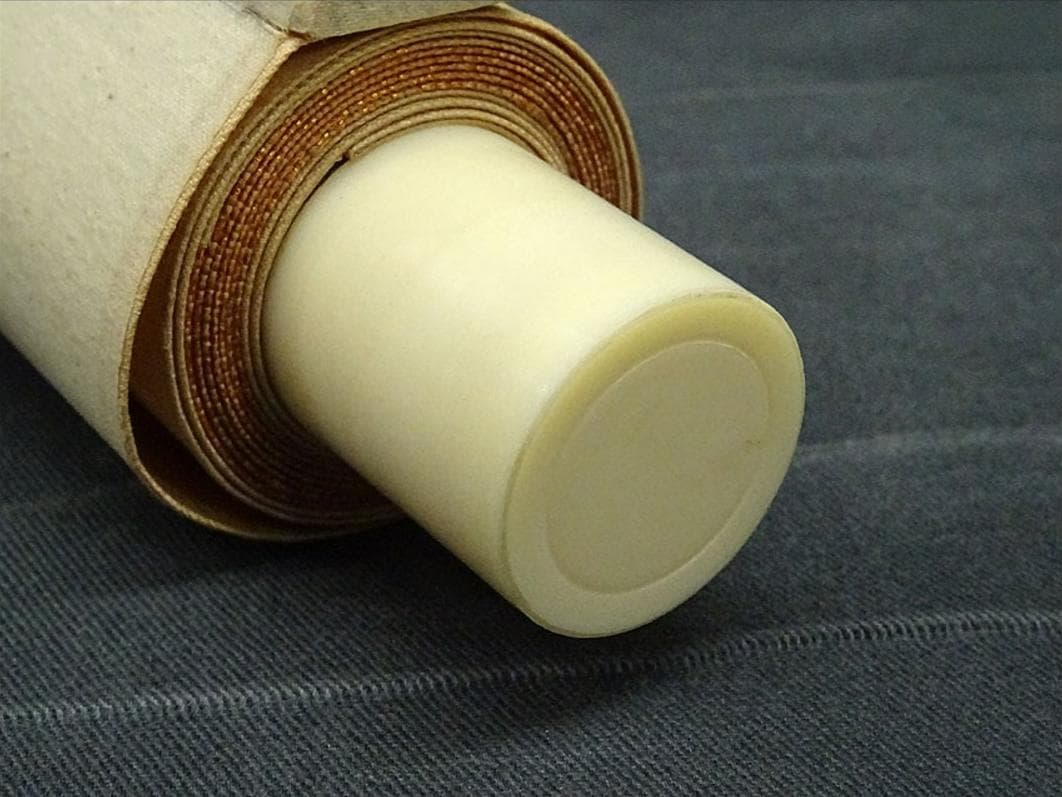 掛軸 仙田雪山子『山邨幽静 水墨山水』絹本 共箱二重箱付 掛け軸 a073113