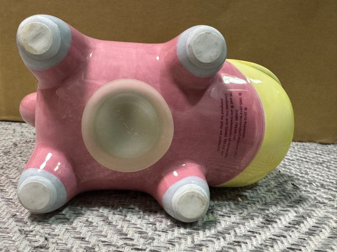 ポケモンセンター限定　ヤドン貯金箱