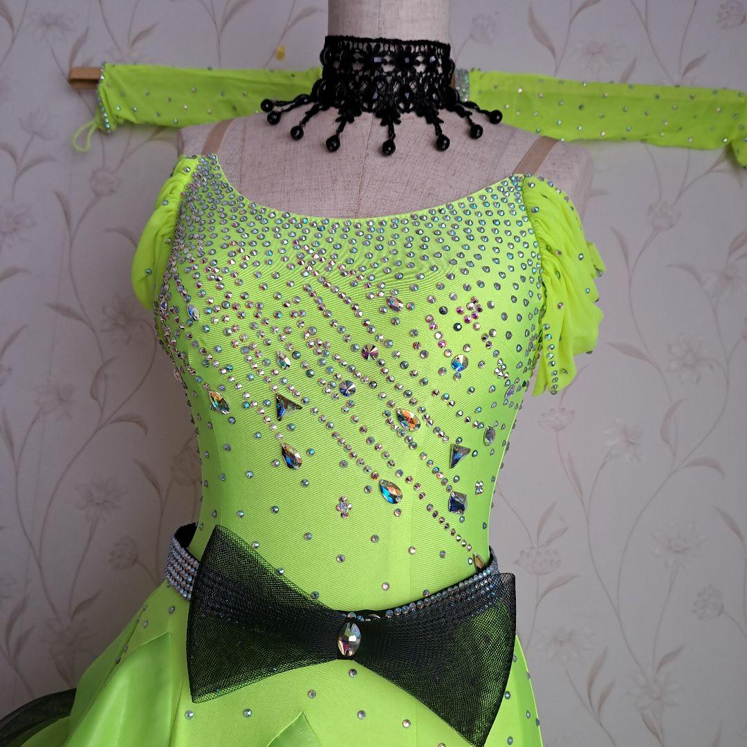 社交ダンス　ラテン蛍光イエローグリーンドレス　チョーカースワロフスキーベルト付き