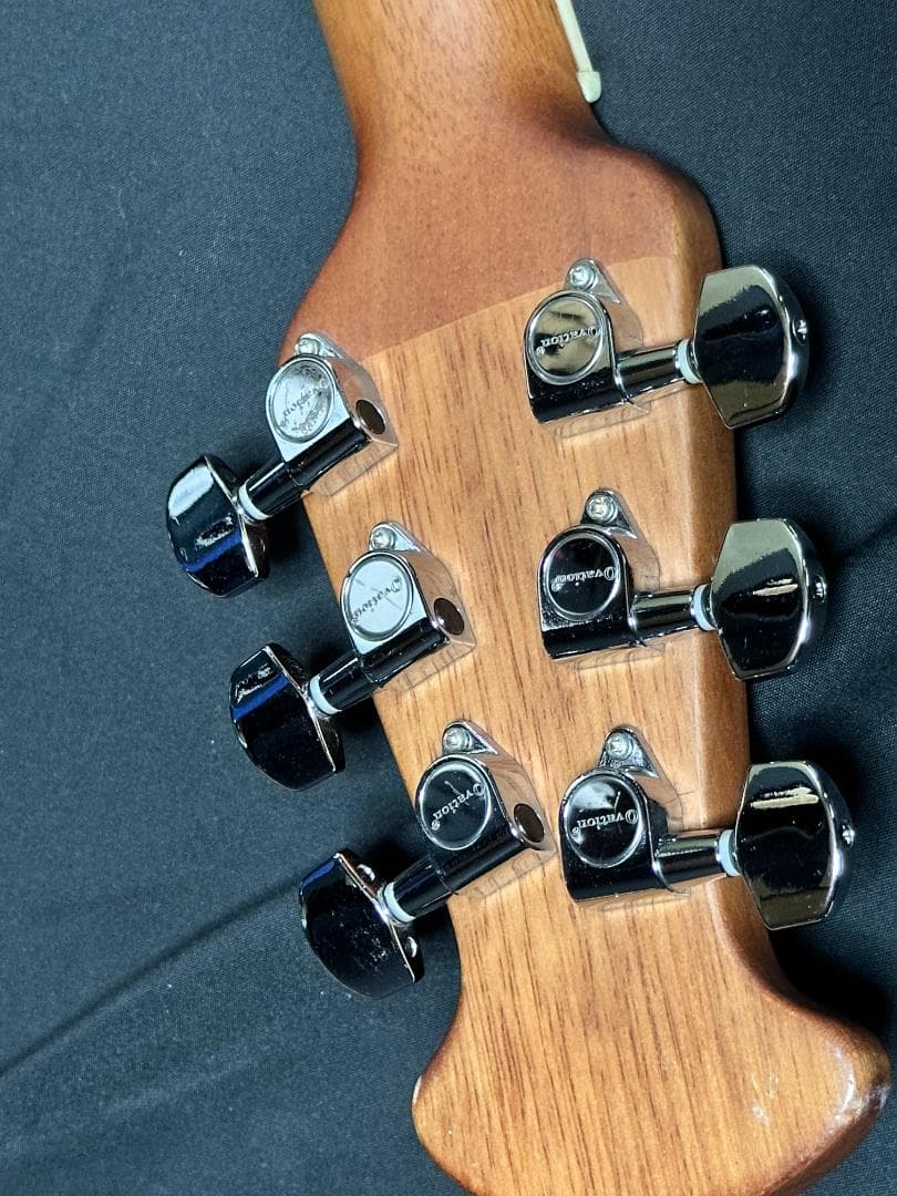 【美品】ハードケース付き　Ovation Applause AE147