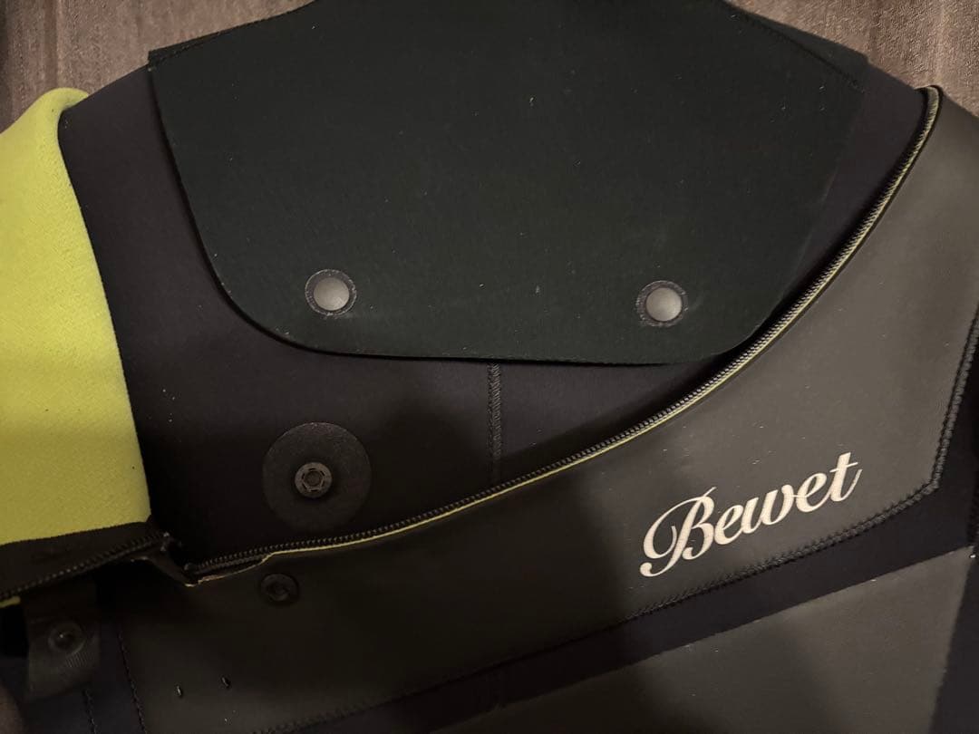 Bewet ウェットスーツ　セミドライ　フリーショルダー