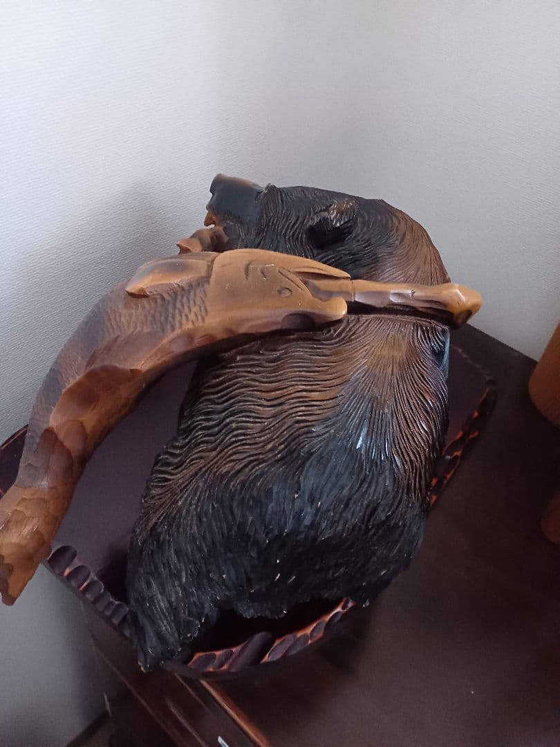 木彫り熊の一本彫り　手彫り　アイヌ民族の方が全て手で彫った作品　民芸品