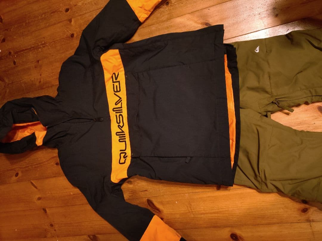 特価 美品 クイックシルバー スノーボード ウェアセット 140 130