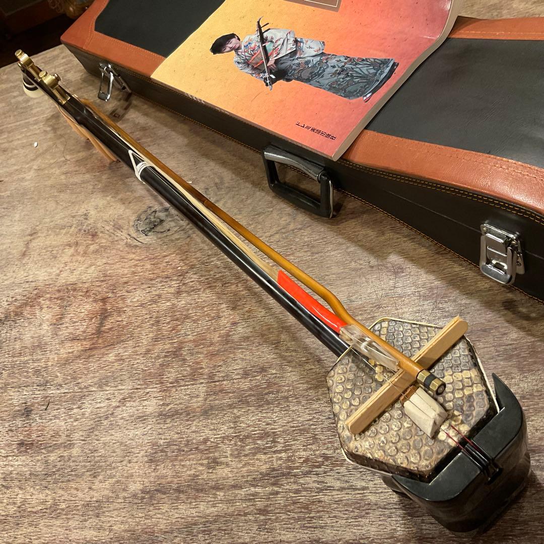 美品！二胡 敦煌 ニシキヘビ皮 蛇皮 ケース 教本セット上海民族楽器