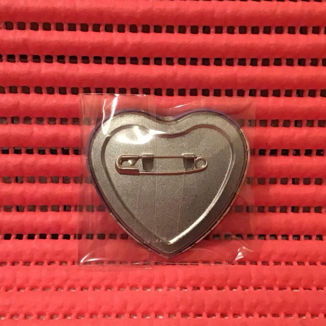 コードギアス❸《一番カフェ ハート缶バッジ》