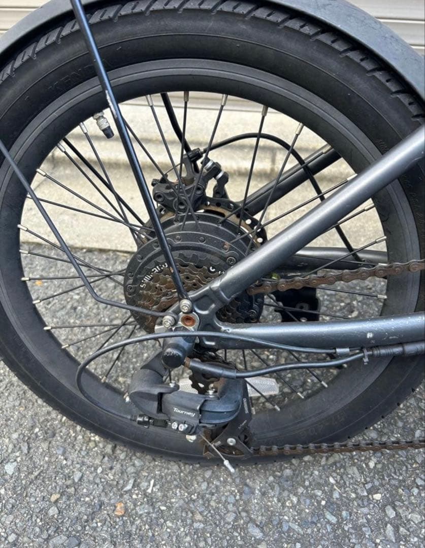 人気のEENOUR C4電動アシスト自転車　折りたたみ　JK 女子高生　大阪