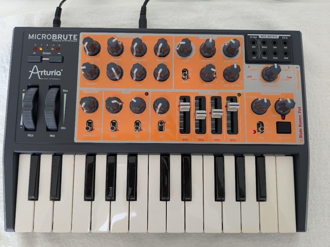 Arturia MicroBrute アナログシンセサイザー マイクロブルート