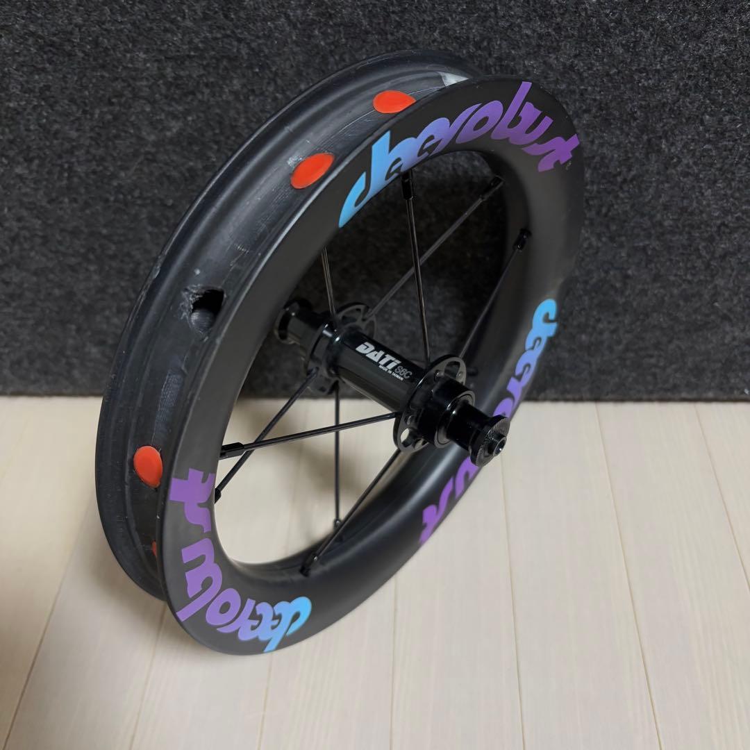 Deerobust dati バランスバイク　カーボンホイール　ストライダー