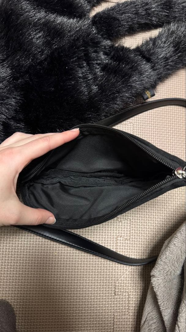 アトリエピエロ 猫 ショルダーバッグ 黒 ファー 黄目 ロリータ