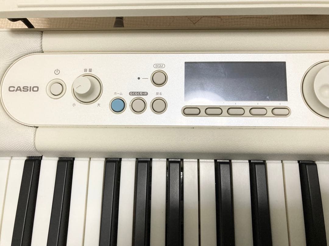 カシオ　光ナビゲーション電子キーボード　CASIO LK-520 曲数アプリ機能