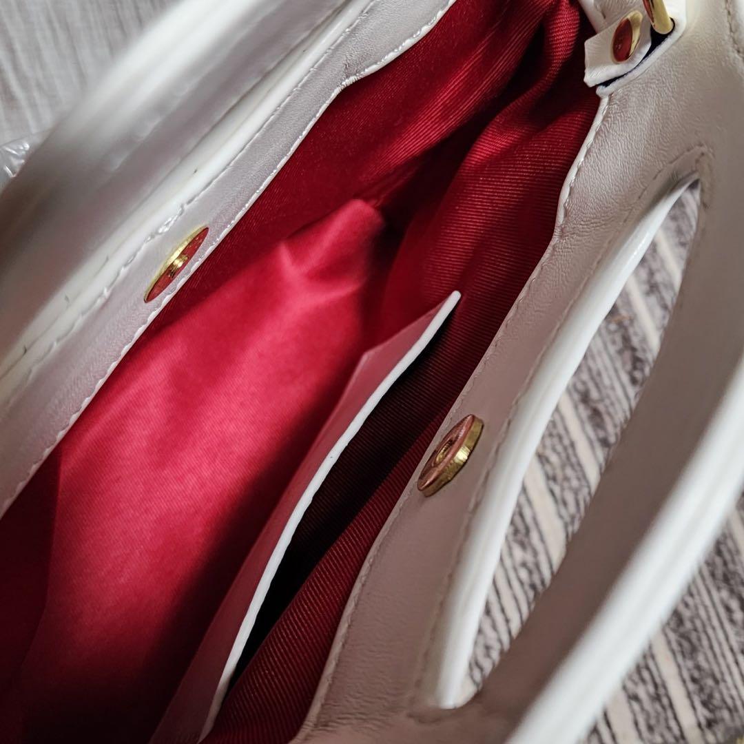 CHANEL　ハンドバッグ　ショルダーバッグ　白