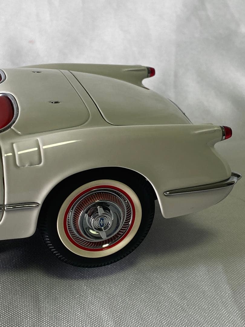 2201❣️ オートアート1/18シボレーコルベット