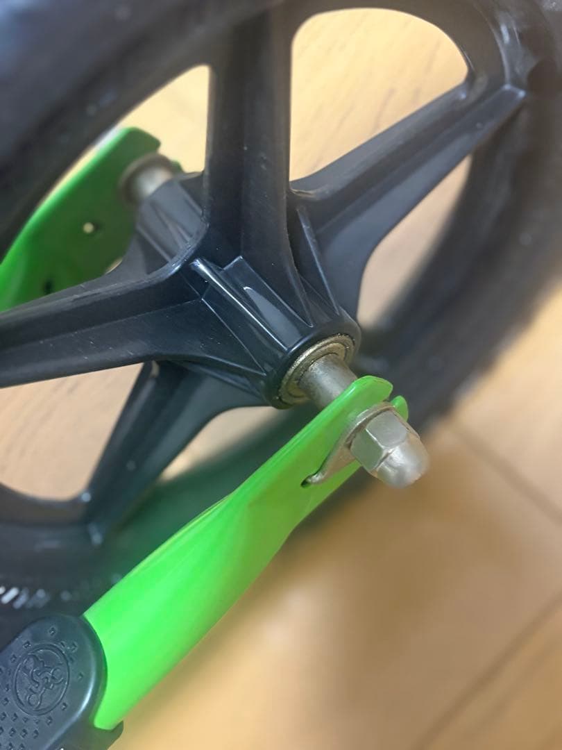 しら　STRIDER 12 Sport グリーン ストライダー