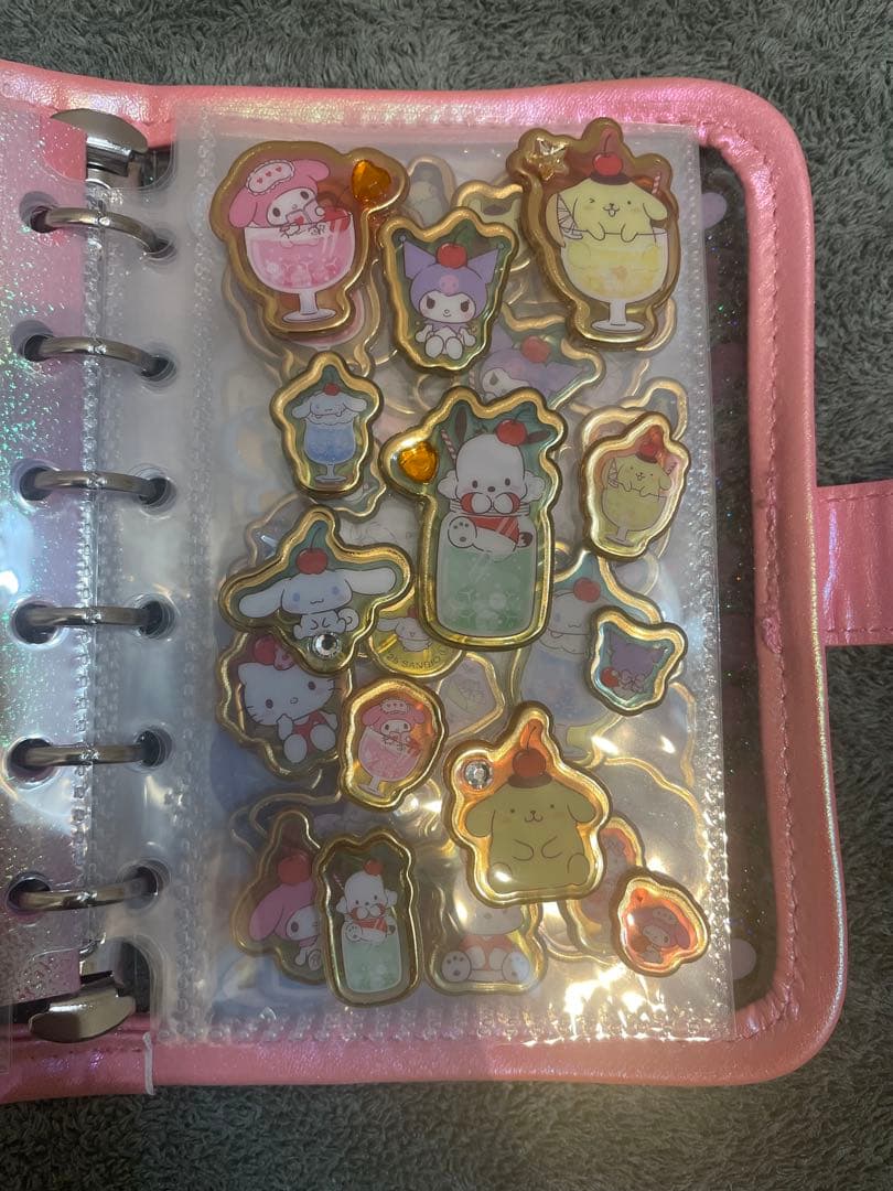 【コギャルキティシール帳　バインダー付き】サンリオ　ズートピア　シール帳ランダム