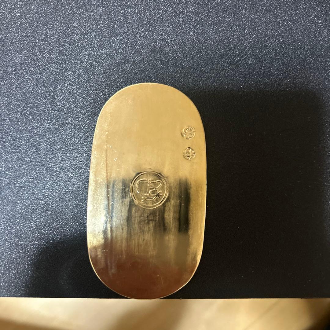 金色模様入りコレクションアイテム 約10cm 22g,21g 2個