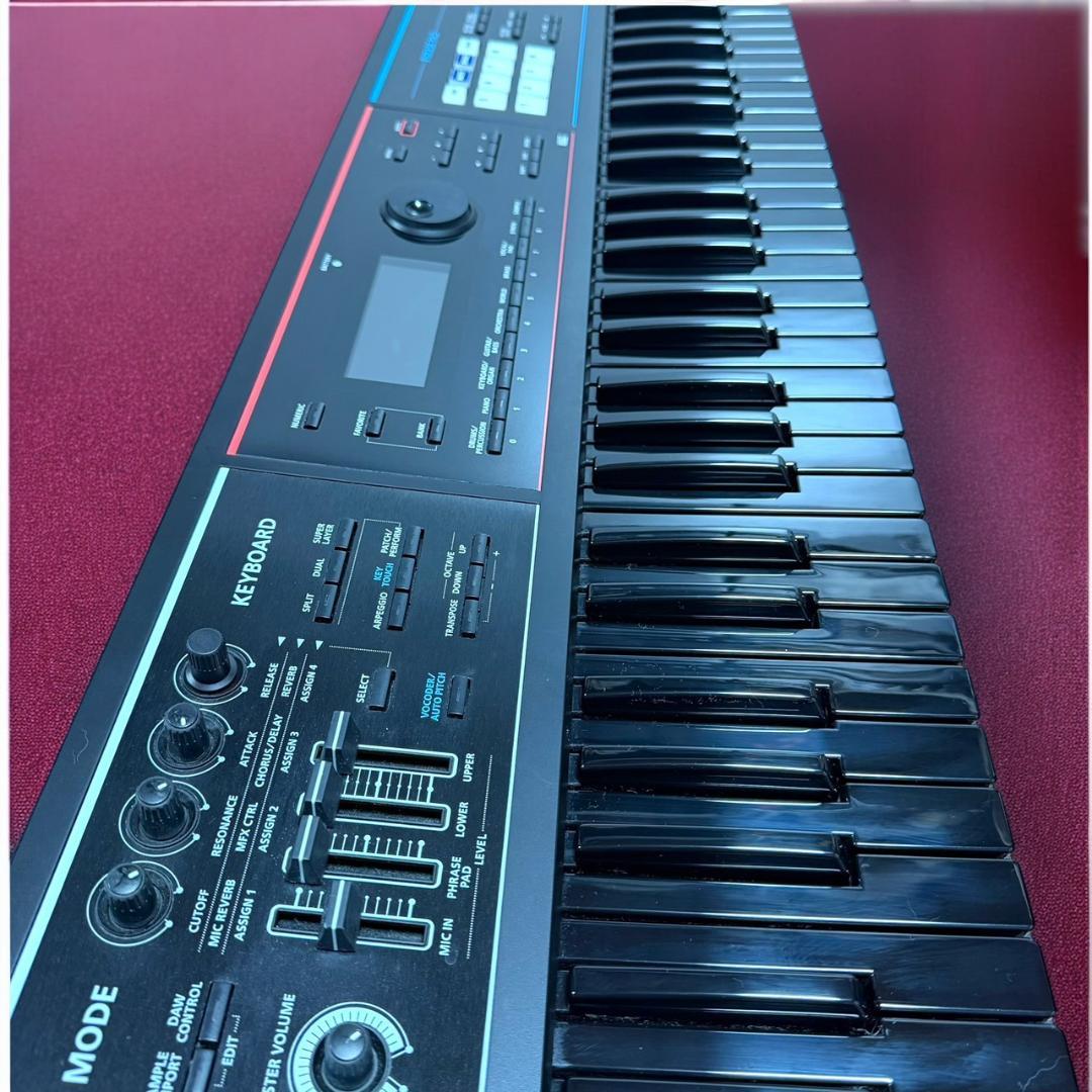 美品 希少限定カラー ローランド JUNO-DS61B 61鍵盤 シンセサイザー
