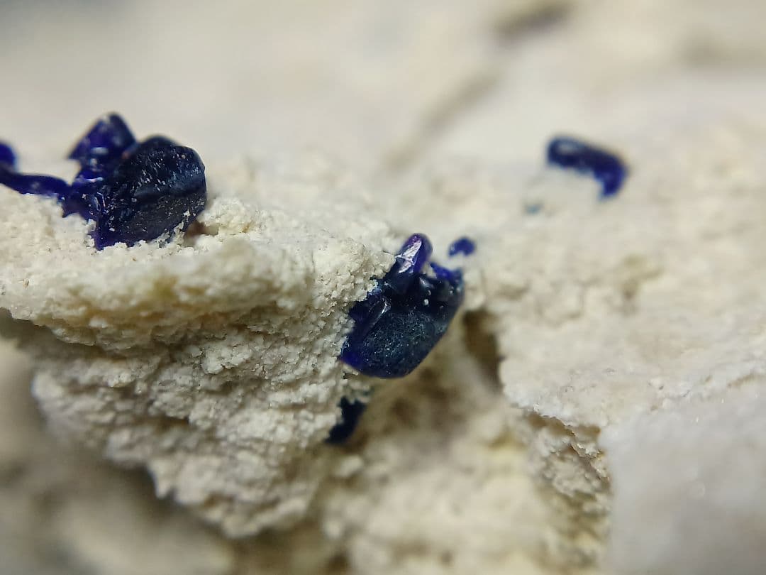 国産鉱物　逸見石　原石　ヘンミライト　Henmilite　鉱物標本