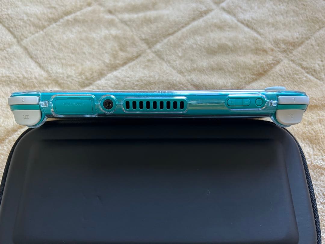 【美品】Nintendo Switch Lite＋ケース・本体カバー・液晶カバー