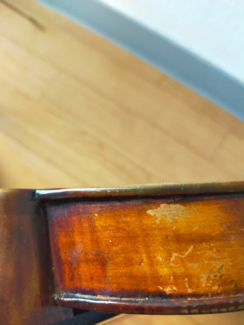 オールドヴァイオリン（an old violin）