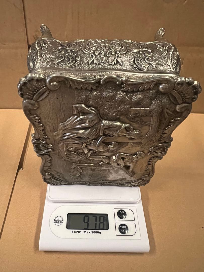 アンティーク金属製ボックス 浮彫り装飾